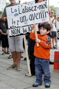 enfant èa la manifestation - loi 106
