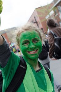 Étudiant maquillé à la Marche monde 2017