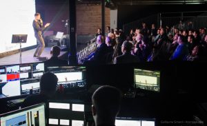 Guillaume Béland en action lors de sa conférence - De l’évangélisation à la commercialisation de la réalité virtuelle au Benelux